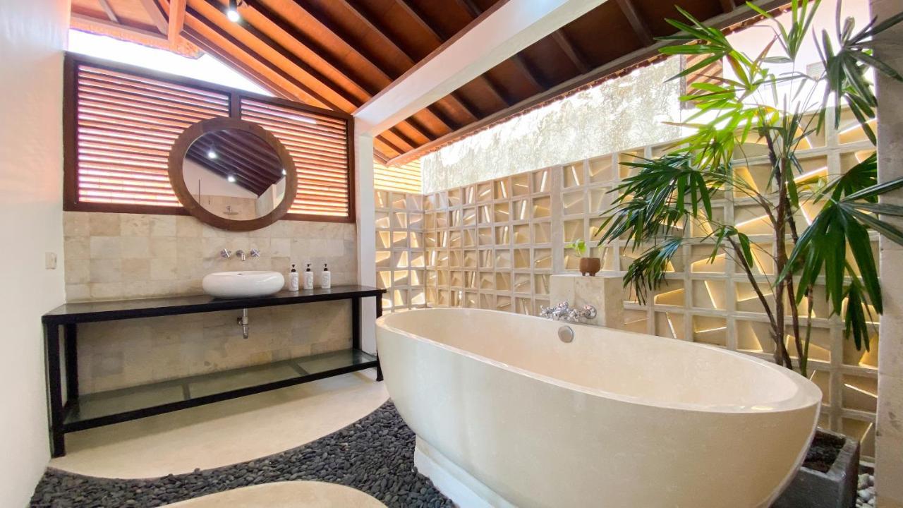 Dew Canggu Villa *